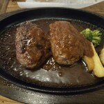 ステーキみたいなハンバーグ - チープな見た目に哀愁が。
