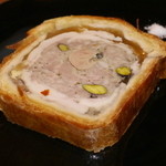Duck and foie gras pate en croute