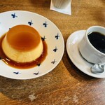 カナカナ - 焼きプリンとホットコーヒー