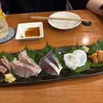 海鮮居酒屋 酒組 - 刺身盛り合わせ（2人前）　カツオ、イサキ、サバ、水タコ、ウニ