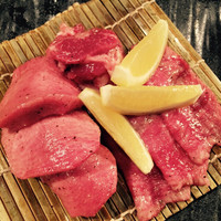 炭火焼肉 なかはら - 幻のタン2200円