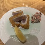 本通り 然然 - サワラのレアカツ〜タルタルソースがめちゃウマでした！もう少したっぷりのせたかったです（笑）