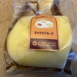 パオ クレープ ミルク - 料理写真:ミックスフルーツ162円。