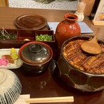 あつた蓬莱軒 - 鰻1.5盛り　満面〜と♪