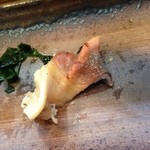 寿司栄 - 炙り北寄貝