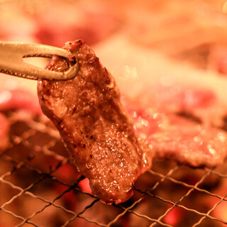 独自開発のタレと丁寧な仕込みが際立つ、専門店ならではの焼肉◎