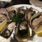 ヴィエイユ ヴィーニュ - 昆布を敷いた蒸し牡蠣