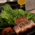 韓国創作料理 Hyeongyeon - 超クリスピーサムギョプサル