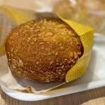 ベーカリーカフェフラミンゴ - カリカリカレーパン（税込み244円）