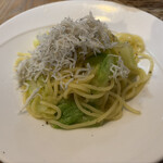 Patiste - しらすと春キャベツのペペロンチーノ