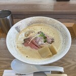 えびそば 緋彩 - 超濃厚えびそば(火曜日・木曜日限定)1,200円に特製盛り(味玉・焼豚3種・メンマ)450円をプラス