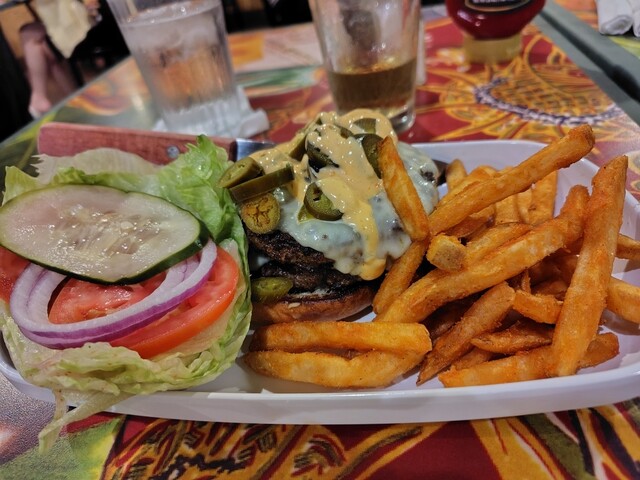 Cheeseburger In Paradise Waikiki （チーズバーガー・イン