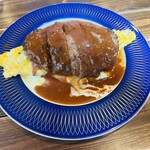 ナヴォーナ - オムライスにハンバーグ