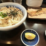 手打うどん すみた - ぶっかけうどん(すだちトッピング)