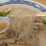 まるうまうどん - 麺(春雨)アップ