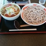 小平うどん - 胡麻味噌担々麺  400g 800円。