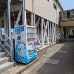 白木海岸のレストラン - ・前は右側がたこ焼き屋だったんだけど、今はもう無い