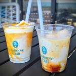 Seahorse Club - 友人は「マンゴーヨーグルトスムージー」、私は「黒糖バナナスムージー」358円　テイクアウトも可です。ちゃんと美味しいので、この機会に是非♪