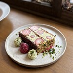 les.feuilles - ピスターシュといちごのミルフィーユ
