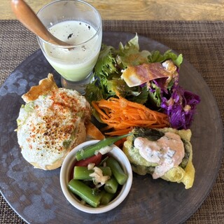 旬彩ダイニング ばんび - 料理写真:オードブルは豪華です。