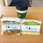 松阪よりみち珈琲 - サーモンバジルクリームチーズ、松阪もも色たまご、松阪茶