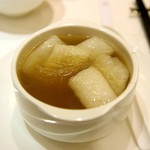 福臨門魚翅海鮮酒家 - キヌガサタケ入りフカヒレスープ