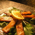 居酒屋いいとも - まぐろ　みりん干し（2本）700円良く解らないけど、ここでしか食べられないらしい。うまい。