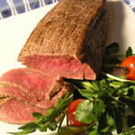 居酒屋いいとも - 牛のたたき　1200円
片手間で出していた牛のタタキはなぜか常連のお客様に大人気。
商売って難しい、、とつくづく思う一品。