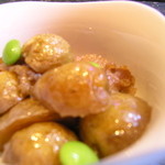 居酒屋いいとも - にくじゃが　300円
煮物は甘辛が好きな女将。甘めに煮付けたジャガイモをサッと油で揚げ、
枝豆の合わせました。箸休め＆ビールが無限に進みます。