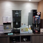 天然温泉 勝運の湯 - ドリンク写真:ロビーではいつでもコーヒーが、午後からはぶどうジュースが自由に飲めます