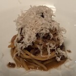 プリズマ - モリーユ茸のタリオリーニ、マーレ・エ・モンティとサマートリュフ