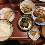 義屋 - お昼の定食1,000円