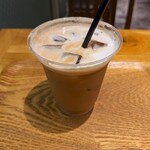 ミスターワッフル&カフェ - ドリンク写真:アイスカフェラテ