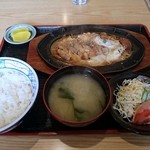 きそば 札幌 小がね - かつ丼1000円