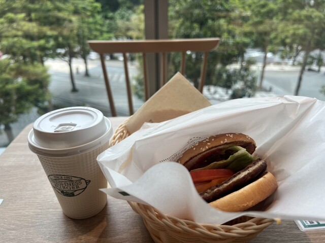 フレッシュネスバーガー 東京ガーデンテラス紀尾井町店 - 赤坂見附