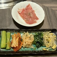 近江うし焼肉 にくTATSU 日本橋室町店 - 