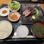 四国88屋 - カツオとブリの藁焼き定食