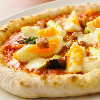 本格石釜ナポリピッツァ！こだわりの生地がうまい！