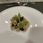 イタリア料亭 伊和桜 - 甘しょっぱ美味い蟹と黒豆のパスタ
