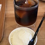 カヌレエクレームグラッセ カヌレとアイス - 