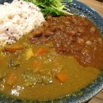 Cafe びすたーれぃ - 豆と野菜のカレー￥８５０