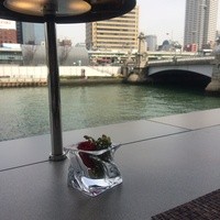 ボーン グランデ アリア - 難波橋のすぐ近く。川沿いのテラスはとても気持ちが良い。