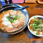 らーめん晴れるや - 豚こつこってり+チャーシューとコロチャー丼