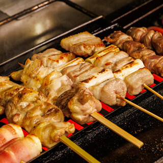 鮮度抜群の本格焼き鳥と名物チキン南蛮！酒が進む鶏料理が勢揃い