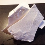 レフェルヴェソンス - 2015.2.  熟成和栗のクリームと竹炭プララン、ブールノワゼットのアイスクリーム、 黒オリーブ、タカラ牧場の「小さなトム」のムース