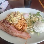 ピアピア - ナポリタン　デラックス　1360円