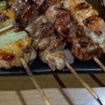 ハッケン酒場 - 焼き鳥盛合せ 5本 1,078円