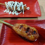 ハッケン酒場 - 手ごねつくね 242円手ごねつくねテリマヨ 308円