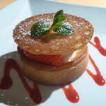 オリゾンテ - リコッタチーズのタルト ヨーグルトジェラート添え