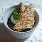 オリゾンテ - ボネ アーモンドセミフレッド添え